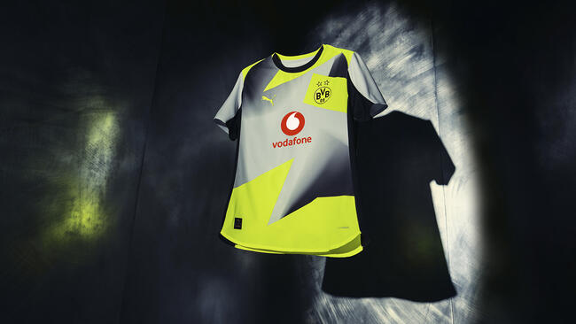 Borussia Dortmund Away Kit 